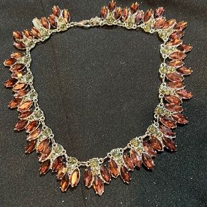 Unbranded crystal fancy necklace missing stone w/extender 16-18” length blk/pink